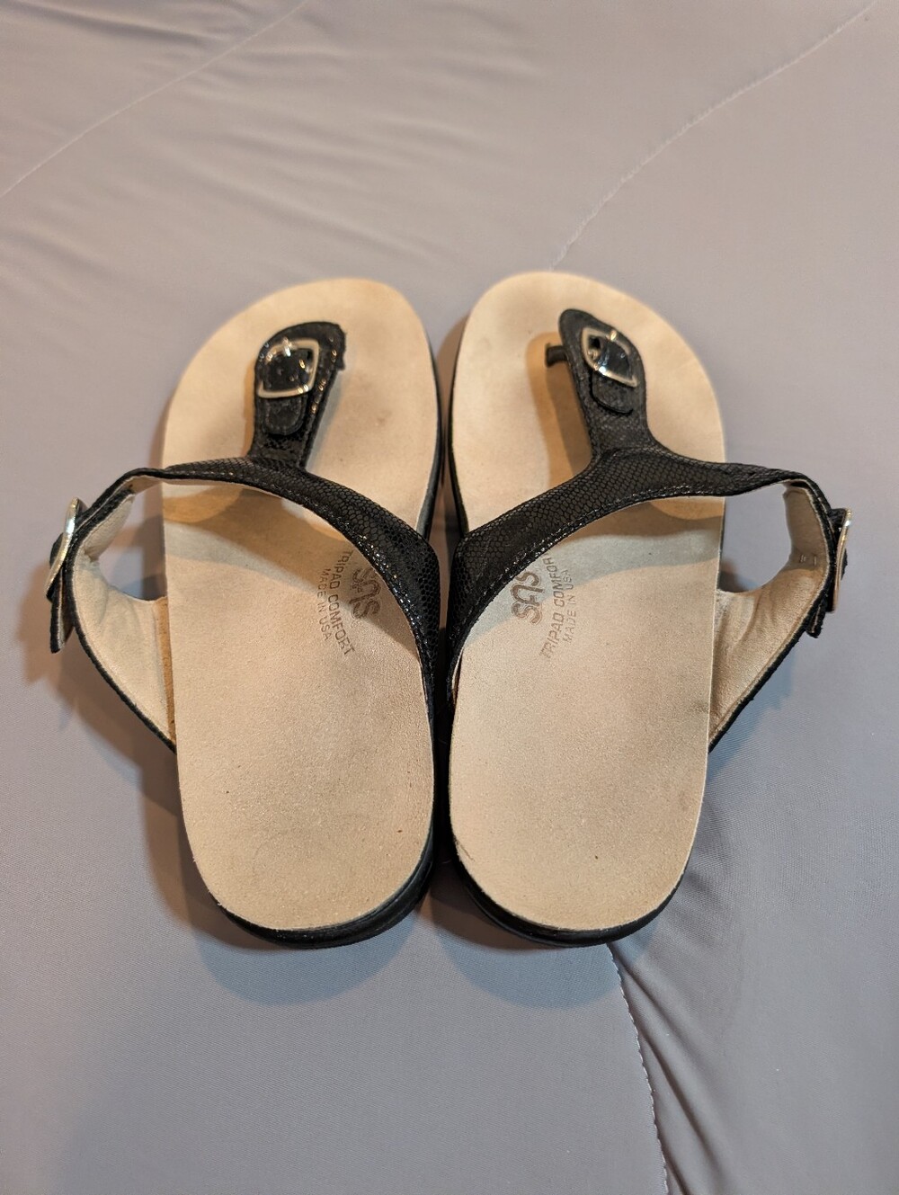 SAS Sanibel Thong Sandal, Size 8.5 in black snake, very clean!